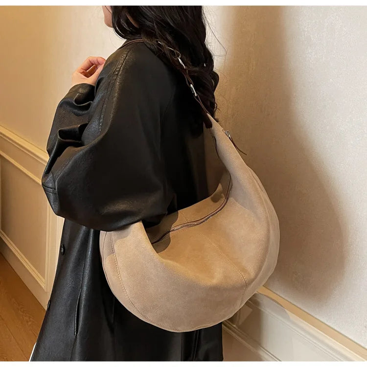 New Retro Comfortable Simple Hobo Bag Women Large Capacity Versatile Texture Crossbody Shoulder Bag Korean Style Matte Horn Bag