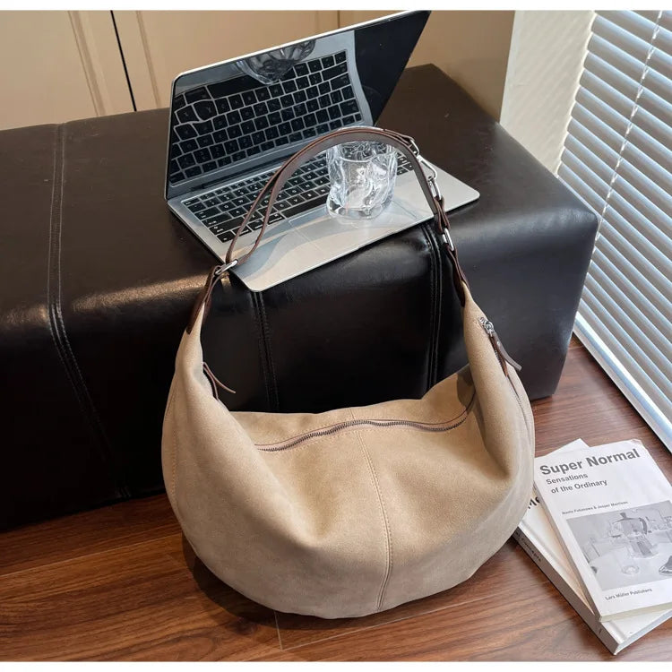 New Retro Comfortable Simple Hobo Bag Women Large Capacity Versatile Texture Crossbody Shoulder Bag Korean Style Matte Horn Bag