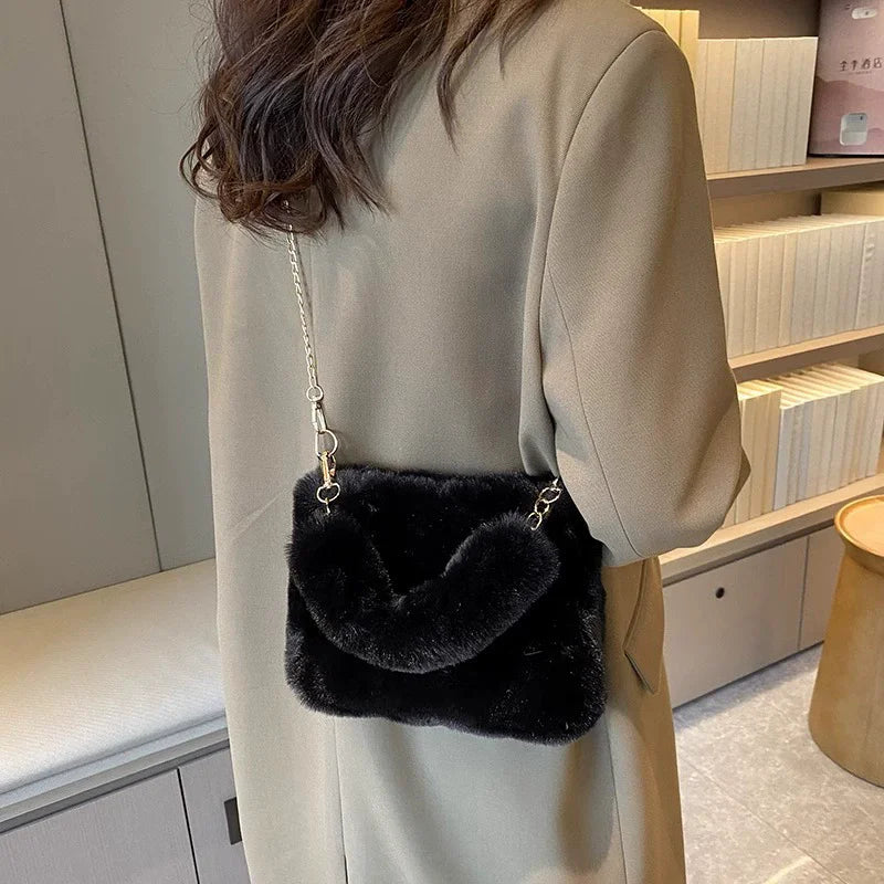 Plush Faux Fur Tote Bag for Women Winter Shoulder Bag Casual Fluffy Crossbody Bags Fashion Chain Handbag Girls Soft Purse